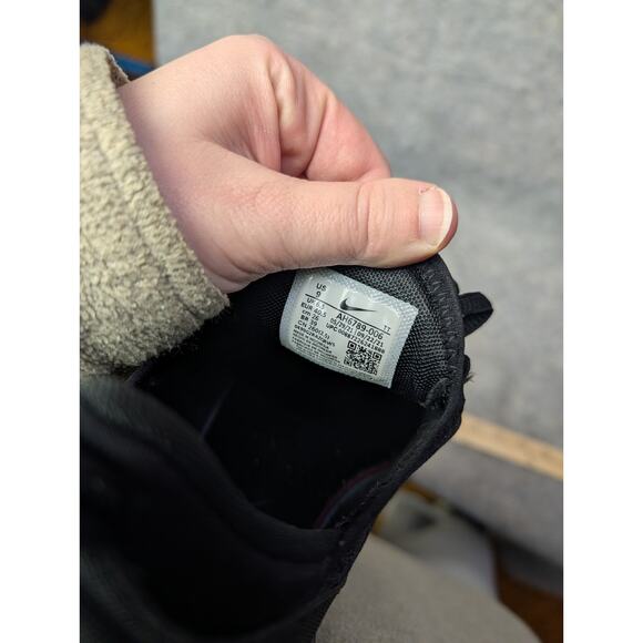 Nike Air Max 270 Womens Size 9 Triple Black Athletic Shoes Running Comfort - Picture 3 of 7